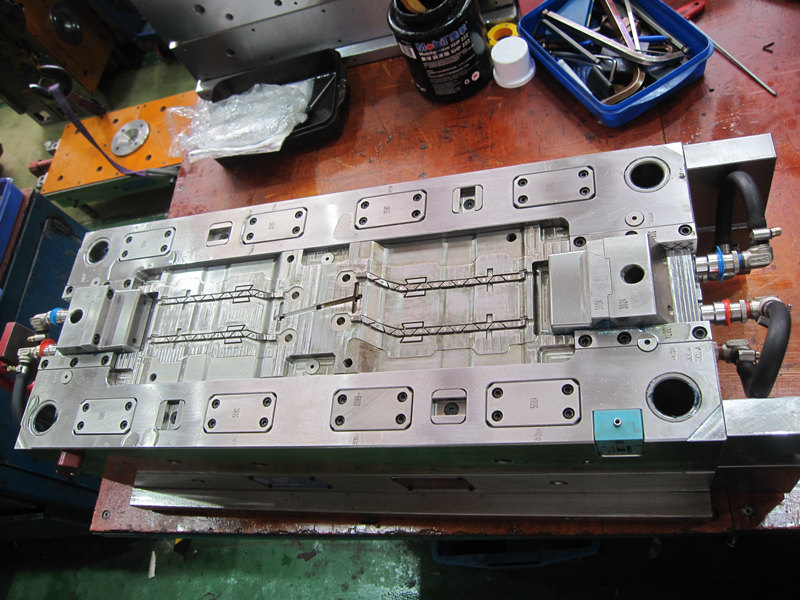 High-Precision Plastic Automotive Storage Box Series Pull Rod Mould