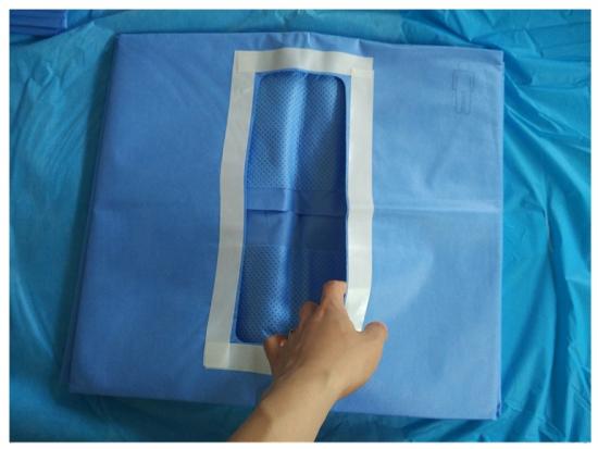CE Certificated Hot Sale Disposable Sterile Non-woven Laparotomy Drape For Medical Use